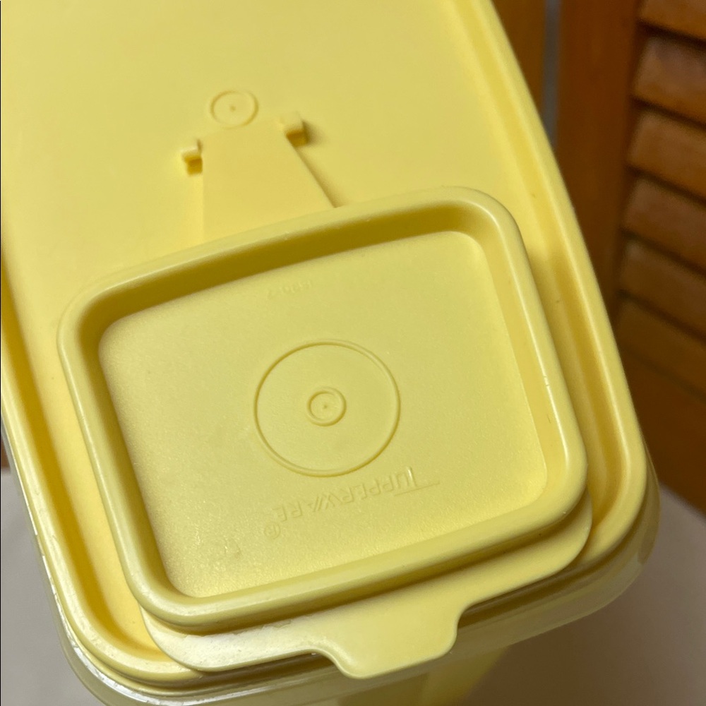 Tupperware Large Cereal Storage Container - Picture 4 of 16